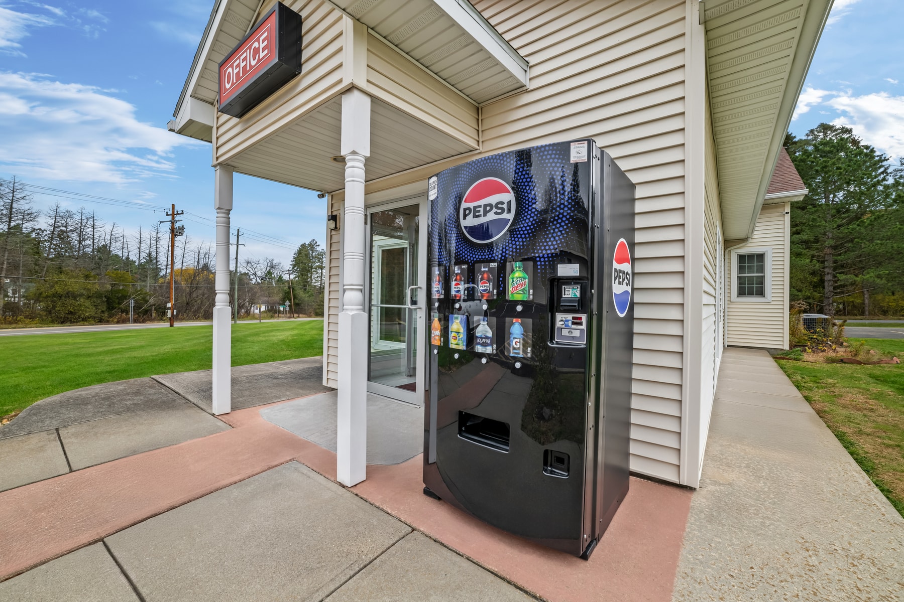 Vending machine at Spring Water Inn